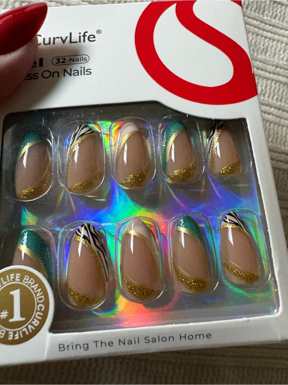 Curvlife Green and Gold Gel Press On Nails - 32 Pack - Picture 6 of 6